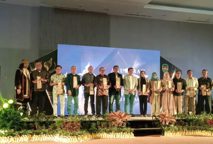 Raih Prestasi di Lomba Inovasi Daerah Kabupaten Purwakarta Tahun 2023, Warga Desa Margaluyu Terima Penghargaan